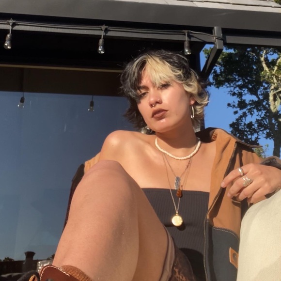 Meet your Posher, Mara - Picture 1 of 1